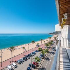 Отель Apartaments AR Borodin Испания, Льорет-де-Мар - отзывы, цены и фото номеров - забронировать отель Apartaments AR Borodin онлайн пляж фото 2