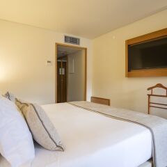 Отель Comfort Inn Ponta Delgada Португалия, Понта-Делгада - отзывы, цены и фото номеров - забронировать отель Comfort Inn Ponta Delgada онлайн удобства в номере фото 2