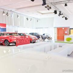 Отель Holiday Inn Berlin Airport - Conference Centre Шёнефельд парковка