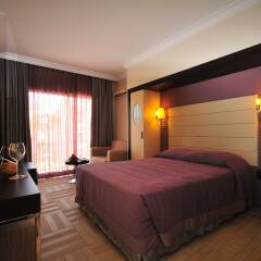 Blue Bay Platinum Hotel сейф в номере
