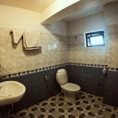 Отель Bodhi Inn & Suite Непал, Катманду - отзывы, цены и фото номеров - забронировать отель Bodhi Inn & Suite онлайн ванная