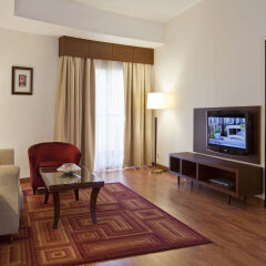 Majestic City Retreat Hotel in Dubai, United Arab Emirates from 125$, photos, reviews - zenhotels.com guestroom photo 2