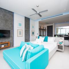 Отель Luxury 5-Bedroom Villa With Games Room in Kata пляж Ката комната для гостей фото 4