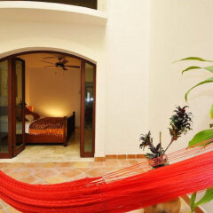 Отель Acanto Playa Del Carmen, Trademark Collection By Wyndham Плая-дель-Кармен сейф в номере