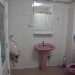 Donmueang Airport Residence Hostel ванная