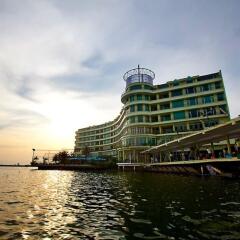 The Hanoi Club Hotel & Lake Palais Residences пляж фото 2