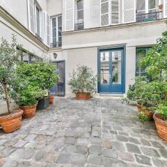 Отель Appartement de charme-Eperon