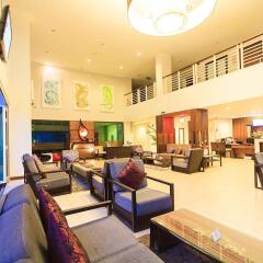 Отель The Kris Residence интерьер отеля фото 2