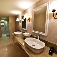 Salonika Suites Турция, Олудениз - отзывы, цены и фото номеров - забронировать отель Salonika Suites онлайн ванная