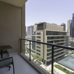Отель One Perfect Stay - Al Majara 3 балкон
