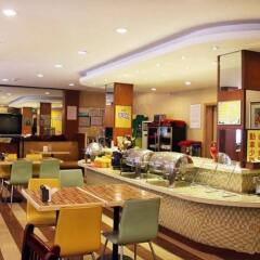 Joyinn Hotel гостиничный бар