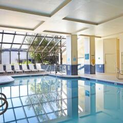 Отель Embassy Suites Los Angeles - International Airport/North США, Лос-Анджелес - отзывы, цены и фото номеров - забронировать отель Embassy Suites Los Angeles - International Airport/North онлайн бассейн