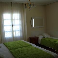 Отель Hostal Riesco комната для гостей фото 3