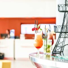 Отель Novotel Montparnasse Париж гостиничный бар