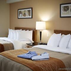 Отель Comfort Inn Kirkland Lake удобства в номере