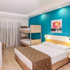 Crystal Green Bay Resort & Spa – All Inclusive Турция, Меселик - отзывы, цены и фото номеров - забронировать отель Crystal Green Bay Resort & Spa – All Inclusive онлайн комната для гостей