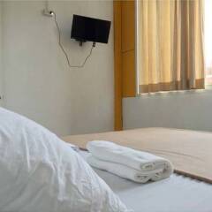Warm White Hostel сейф в номере
