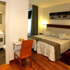 Отель Pension San Sebastian Centro сейф в номере