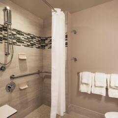 Отель Homewood Suites Midtown Manhattan Times Square South ванная