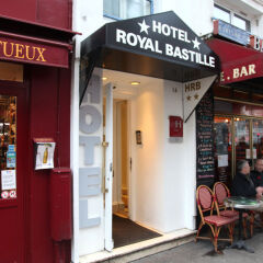 Отель Hôtel Royal Bastille Франция, Париж - 1 отзыв об отеле, цены и фото номеров - забронировать отель Hôtel Royal Bastille онлайн банкомат