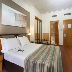 Отель Eurostars Mediterranea Plaza сейф в номере