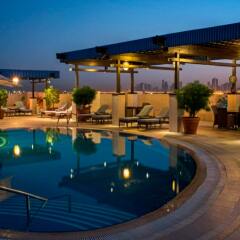 Отель Grand Excelsior Hotel Deira ОАЭ, Дубай - 1 отзыв об отеле, цены и фото номеров - забронировать отель Grand Excelsior Hotel Deira онлайн бассейн фото 3
