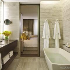 Отель Four Seasons Hotel Toronto Канада, Торонто - отзывы, цены и фото номеров - забронировать отель Four Seasons Hotel Toronto онлайн ванная