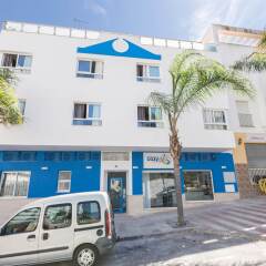 Отель Bajondillo Beach Cozy Inns - Adults Only парковка