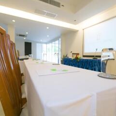 Отель Sugar Palm Grand Hillside в номере