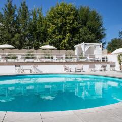 Отель Oxygen Lifestyle Hotel Helvetia Parco Италия, Римини - 5 отзывов об отеле, цены и фото номеров - забронировать отель Oxygen Lifestyle Hotel Helvetia Parco онлайн бассейн
