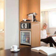Отель Novotel Zurich City-West Швейцария, Цюрих - 9 отзывов об отеле, цены и фото номеров - забронировать отель Novotel Zurich City-West онлайн удобства в номере фото 2