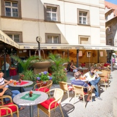 Отель Clementin Old Town бассейн