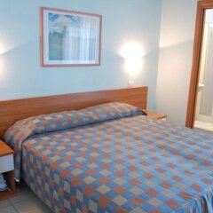 Hotel Iones Римини комната для гостей фото 3