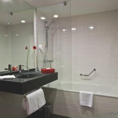 Отель Park Inn by Radisson Brussels Midi Бельгия, Брюссель - 5 отзывов об отеле, цены и фото номеров - забронировать отель Park Inn by Radisson Brussels Midi онлайн ванная фото 2