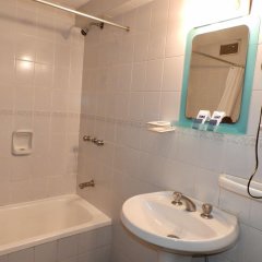 Hotel Tres Cruces in Montevideo, Uruguay from 75$, photos, reviews - zenhotels.com bathroom