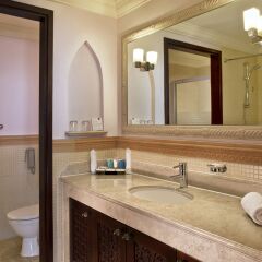 Отель Arjaan by Rotana Dubai Media City ванная
