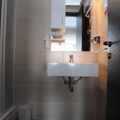 Green Hotel Budapest in Budapest, Hungary from 78$, photos, reviews - zenhotels.com bathroom photo 2