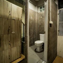 Born Free Hostel Vista Бангкок ванная