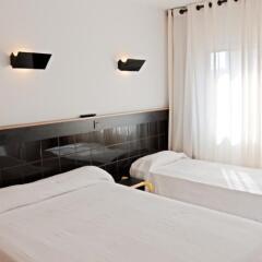 Отель Hostal Athenas комната для гостей фото 6
