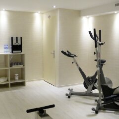 Отель La Cour Des Augustins Boutique Gallery Design Hotel Швейцария, Женева - отзывы, цены и фото номеров - забронировать отель La Cour Des Augustins Boutique Gallery Design Hotel онлайн фитнесс-зал фото 4