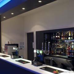 Отель Holiday Inn Express Manchester City Centre Arena Великобритания, Манчестер - отзывы, цены и фото номеров - забронировать отель Holiday Inn Express Manchester City Centre Arena онлайн гостиничный бар