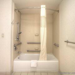 Отель Hampton Inn Milpitas ванная