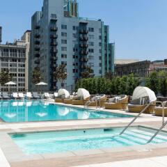 Отель Level Furnished Living бассейн фото 3