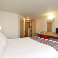 Отель Travelodge Manchester Piccadilly 3* Стандартный номер с различными типами кроватей фото 2