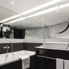 Отель Hard Rock Hotel Pattaya Таиланд, Паттайя - 2 отзыва об отеле, цены и фото номеров - забронировать отель Hard Rock Hotel Pattaya онлайн ванная фото 2