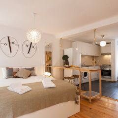 Апартаменты Moniz Studio Apartment - by LU Holidays комната для гостей