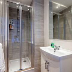Отель 3 Bedroom Flat in Northern Quarter Manchester ванная