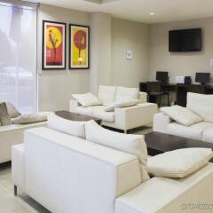 Отель Holiday Inn Express Bilbao Испания, Дерио - отзывы, цены и фото номеров - забронировать отель Holiday Inn Express Bilbao онлайн интерьер отеля фото 2