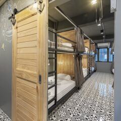 Sloth Hostel Don Mueang Бангкок интерьер отеля
