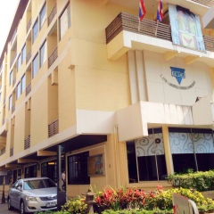Отель YWCA International House Bangkok вид на фасад